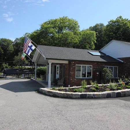 Heidi'S Inn Brewster Exterior foto