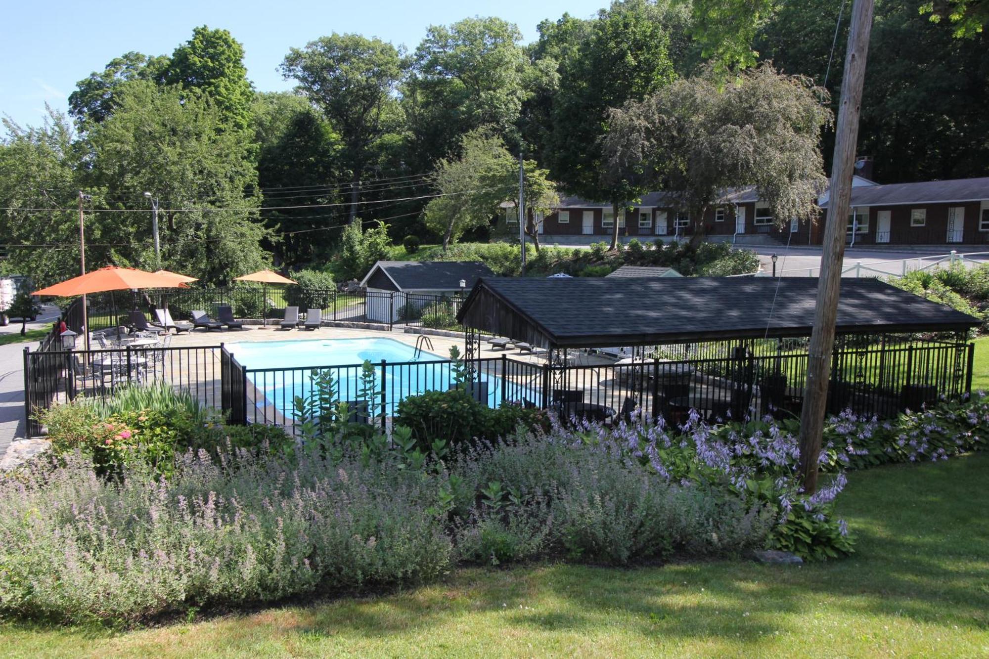 Heidi'S Inn Brewster Exterior foto